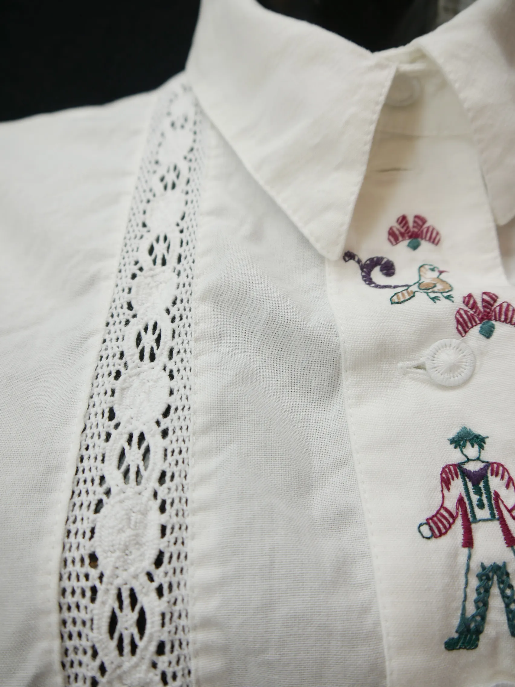 Gr.46 Trachtenbluse weiß Bluse Baumwolle mit Stickerei und Spitze TB6109