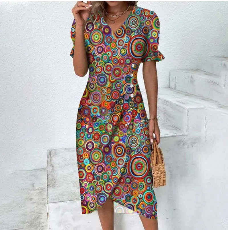 schönes Kleid mit Knöpfen