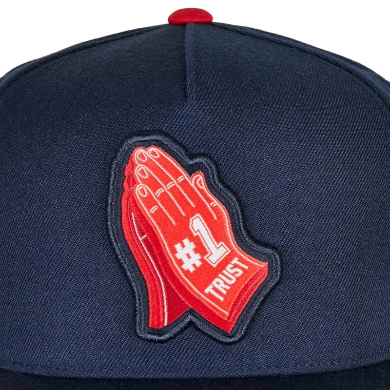 Trust Cap von Cayler & Sons – Snapback Kappe im minimalistischen Design