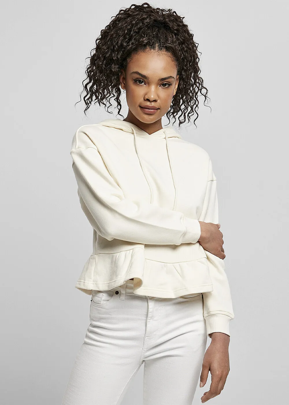 Urban Classics Damen Organic Hoodie mit breitem Volant Saum und Tunnelzug whitesand weiss